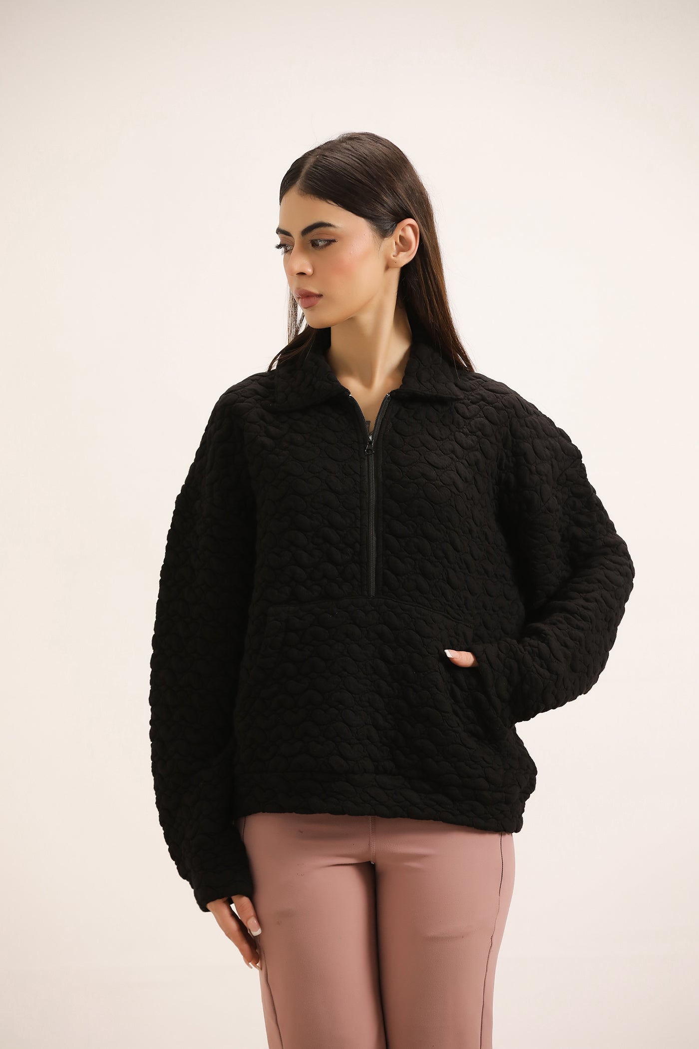 BLACK QUILTED SWEATSHIRT