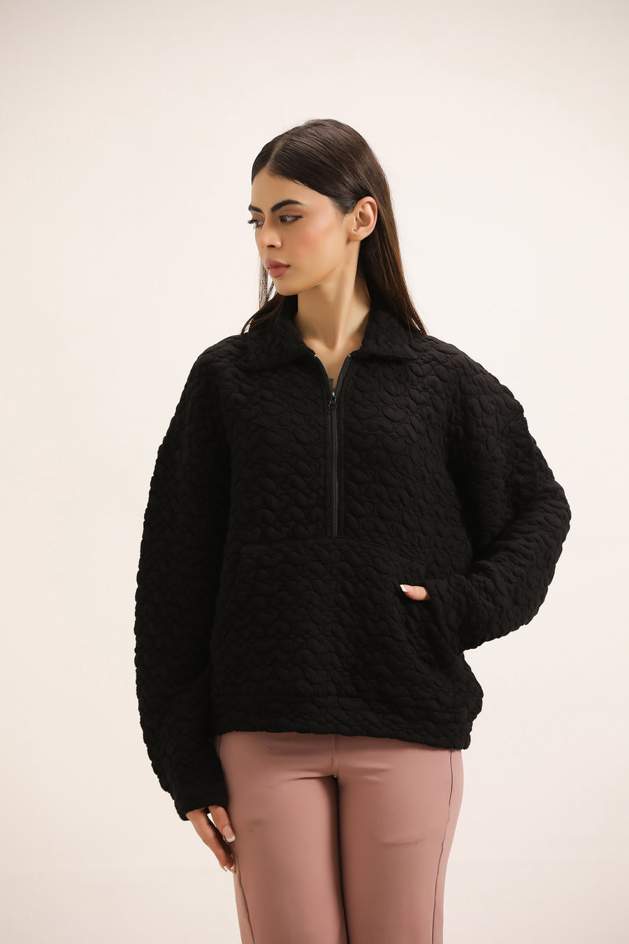 BLACK QUILTED SWEATSHIRT