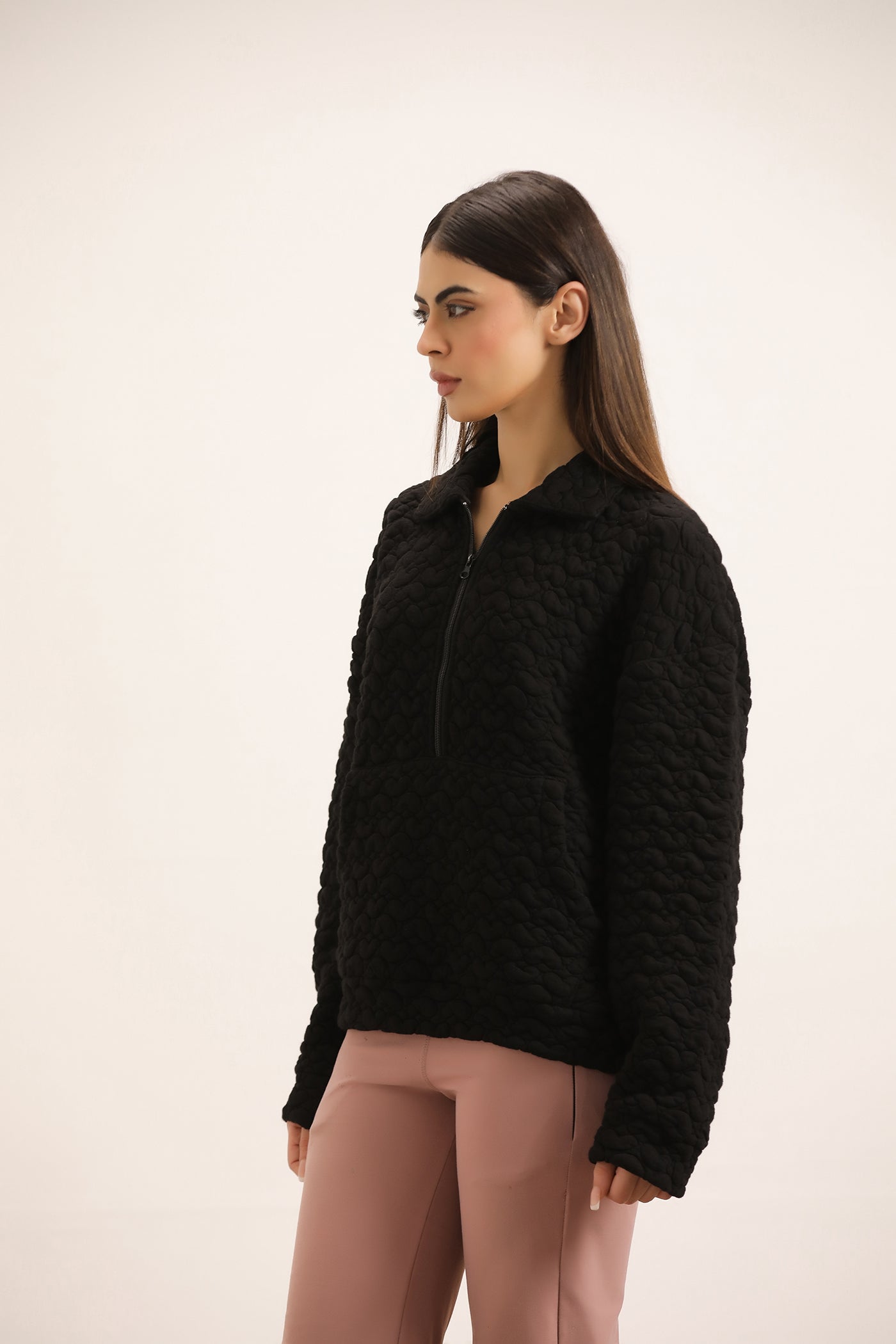 BLACK QUILTED SWEATSHIRT
