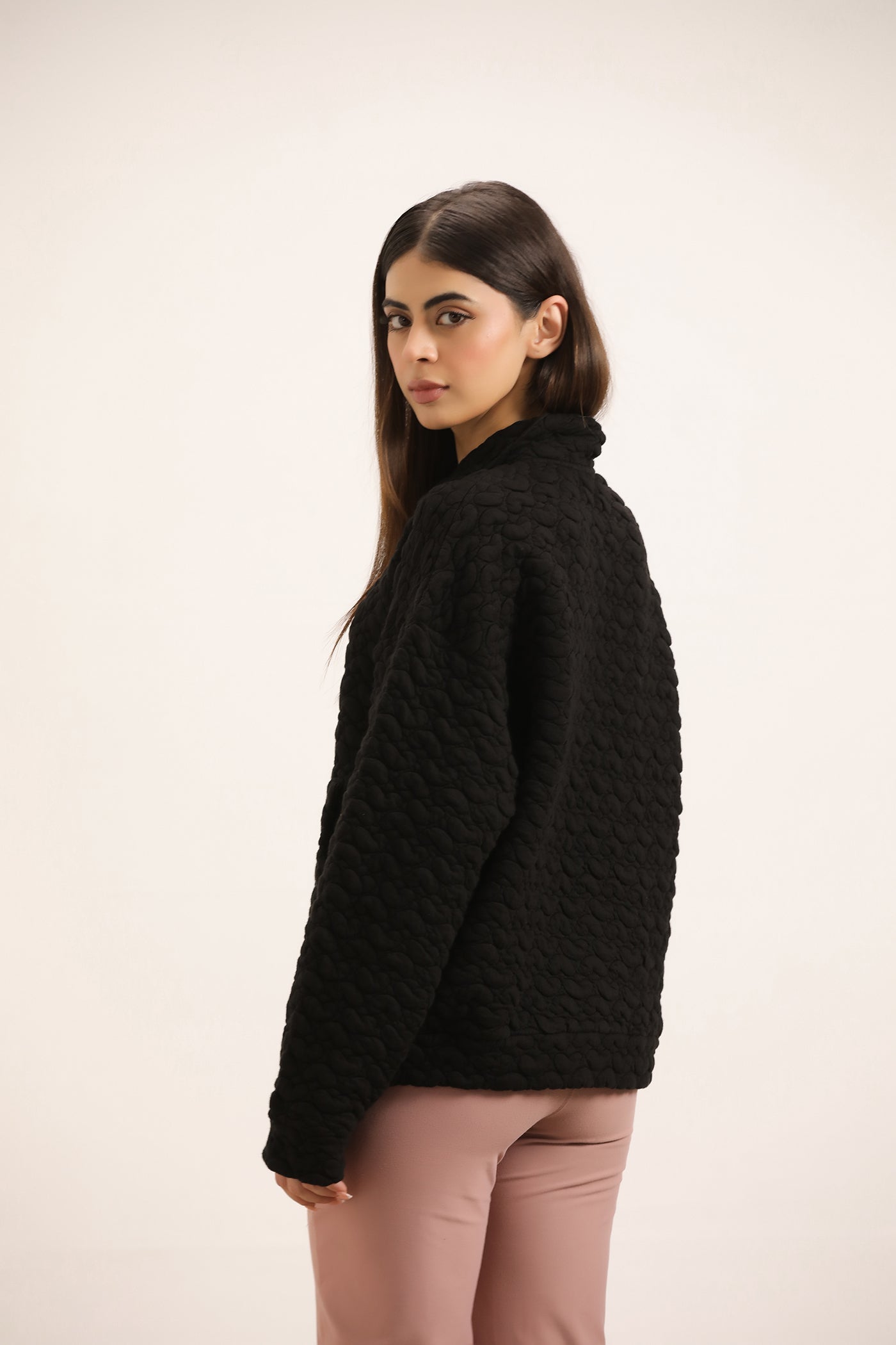 BLACK QUILTED SWEATSHIRT