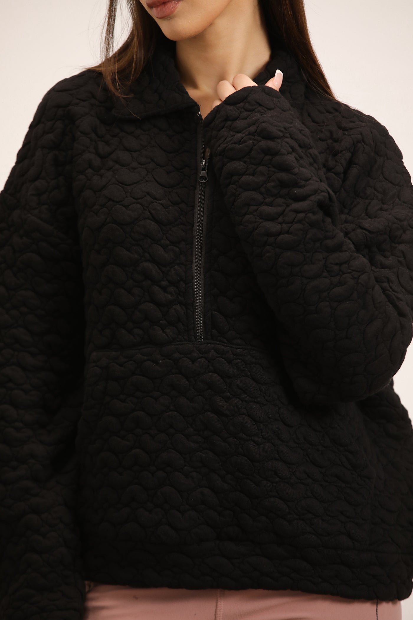 BLACK QUILTED SWEATSHIRT