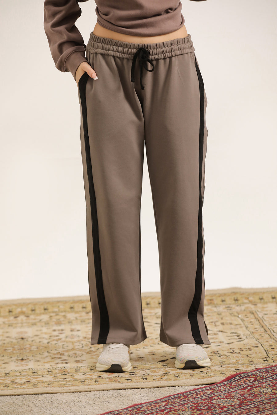 SMOKEY BROWN TROUSER WITH BLACK PANNELS