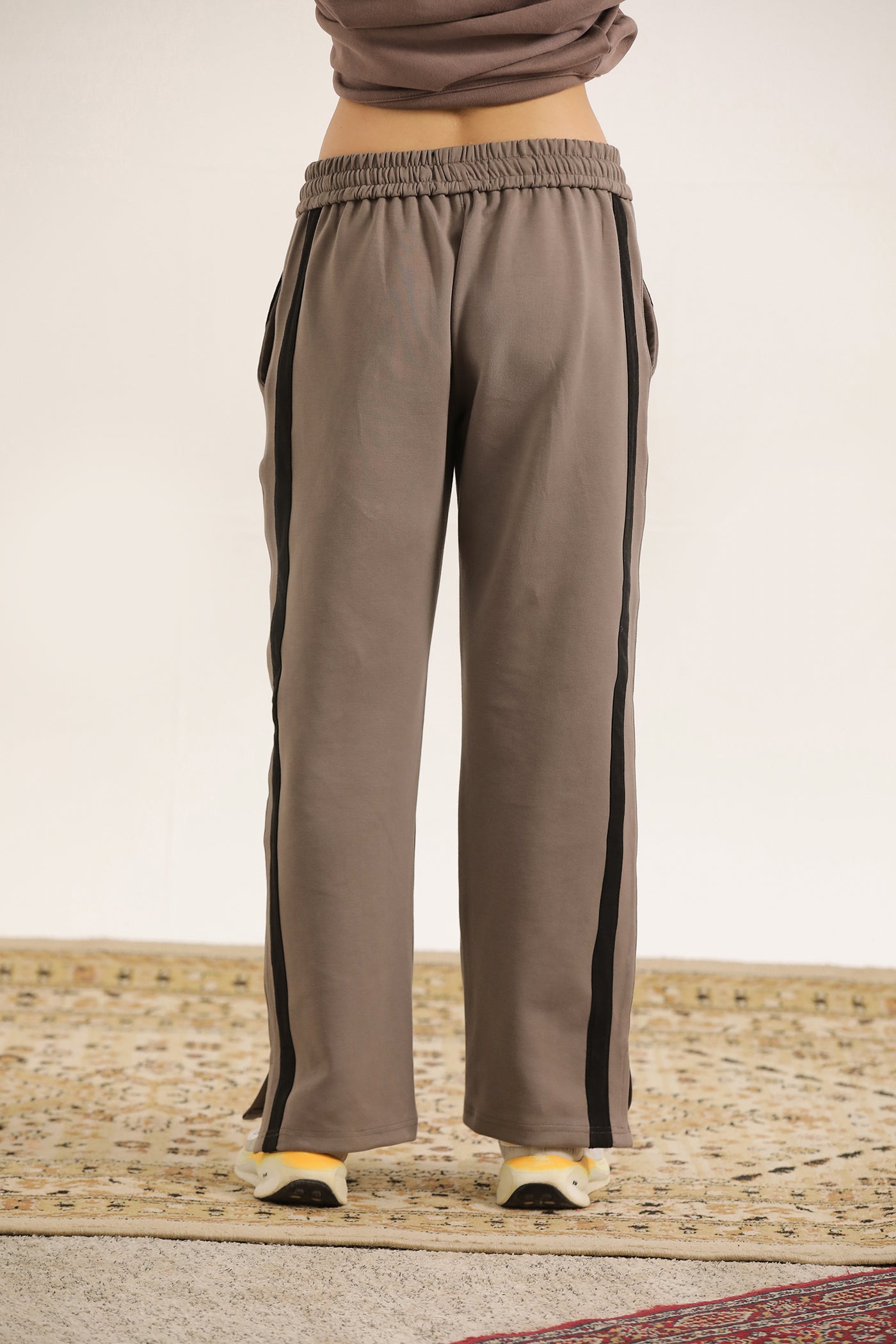 SMOKEY BROWN TROUSER WITH BLACK PANNELS