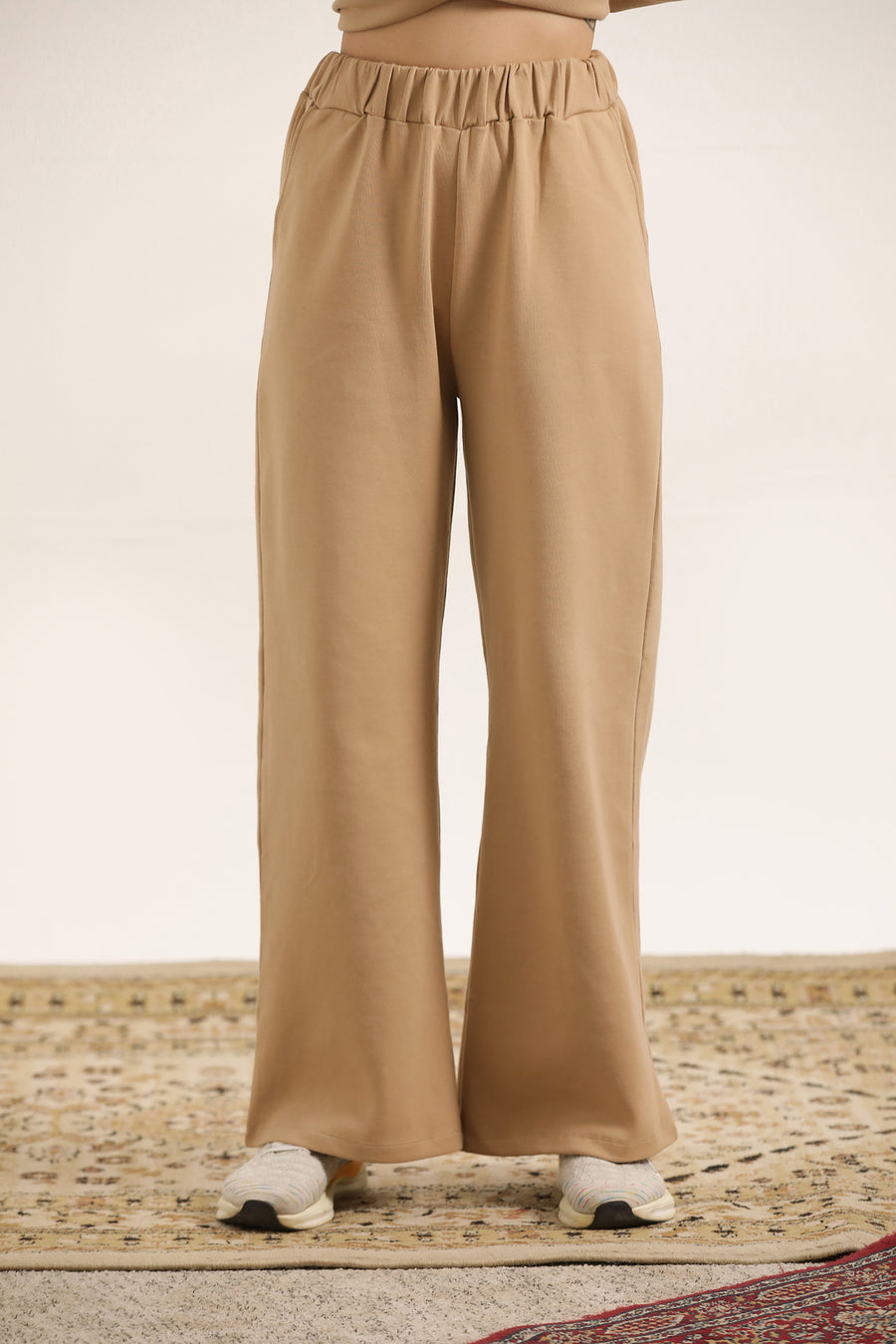 BEIGE FLARED TROUSER WITH SIDE POCKETS