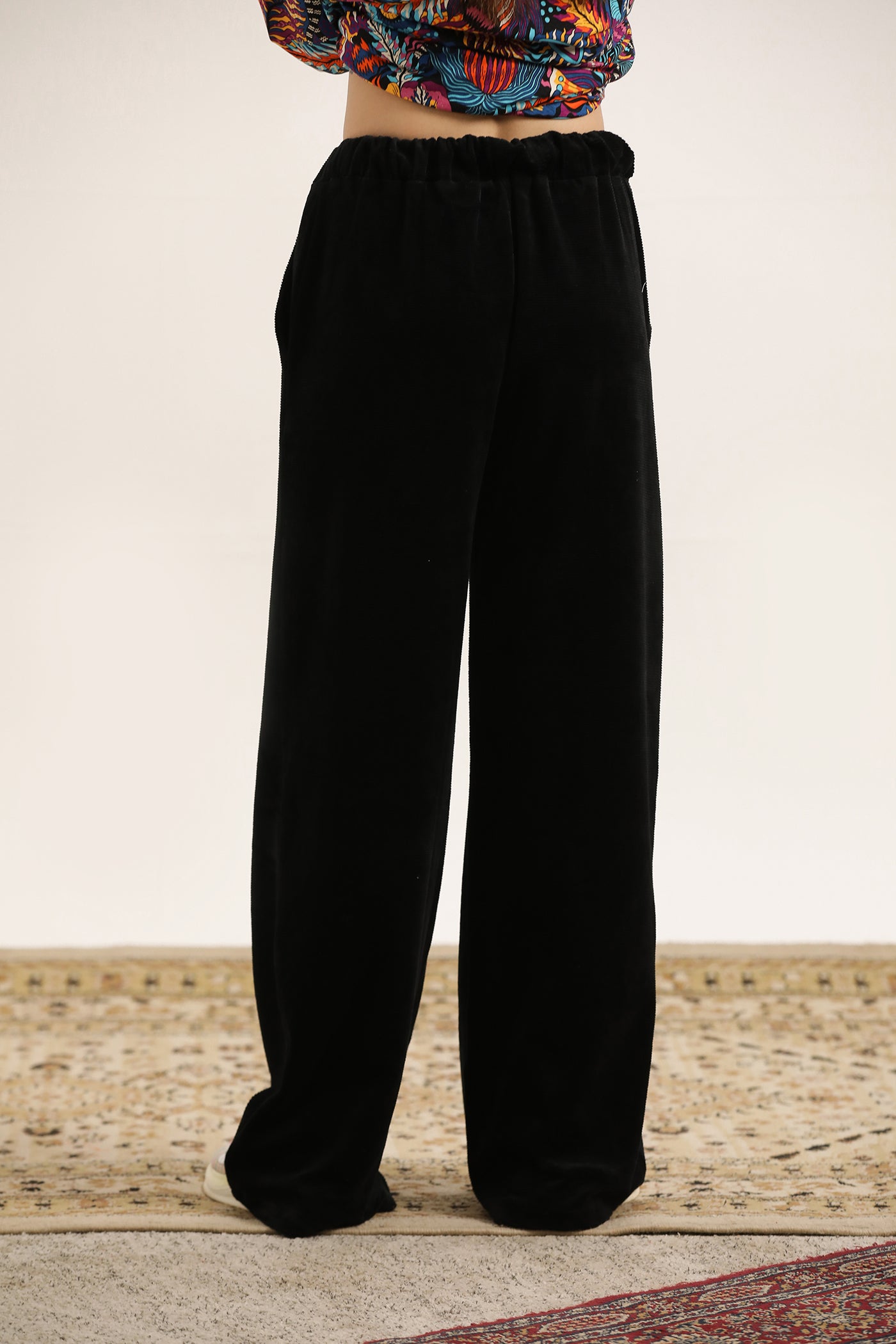 BLACK FLARED TROUSER WITH SIDE POCKETS