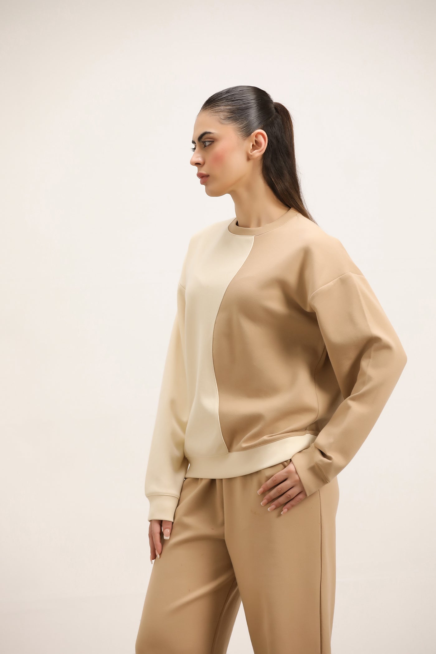 CREAMY BEIGE SWEATSHIRT & FLARED TROUSER
